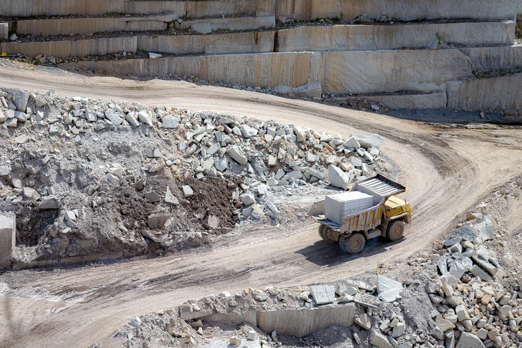 Гарантия на века: мансуровский гранит сделает наши города краше